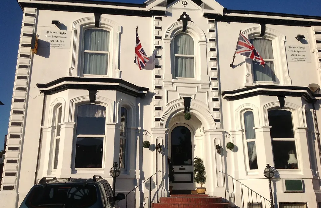 Balmoral Lodge Hotel-1
