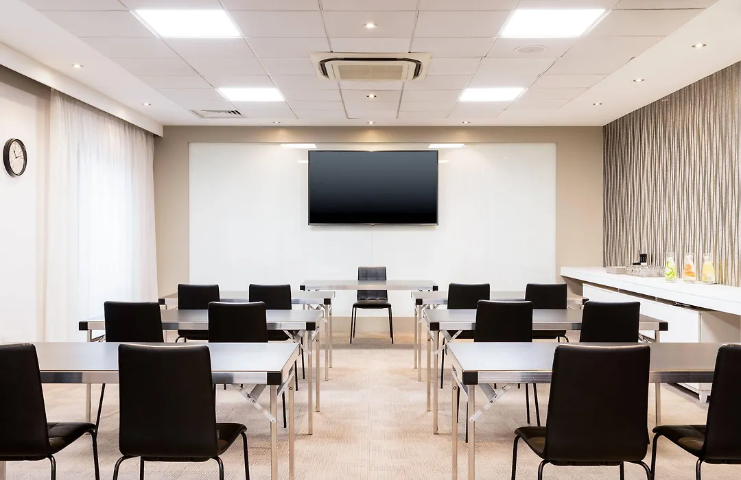 Ac Hotel By Marriott Manchester Salford Quays-1