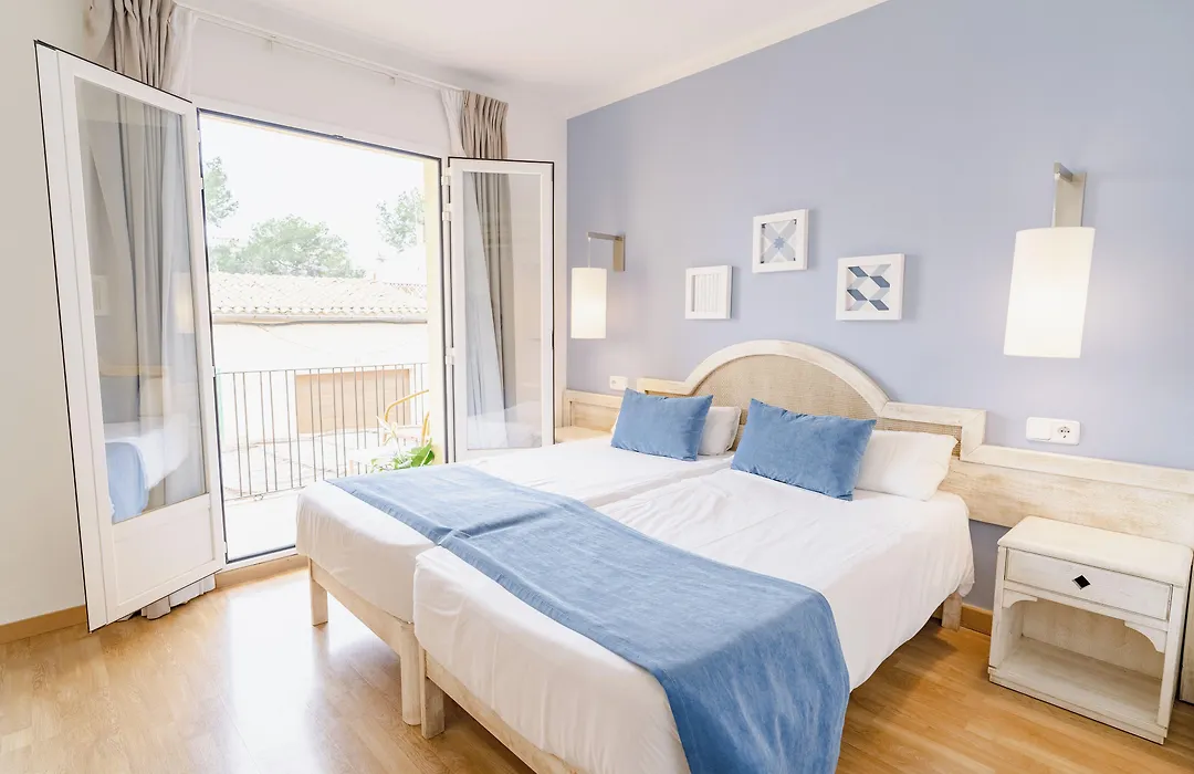 Hostal Hpc Porto Colom-1