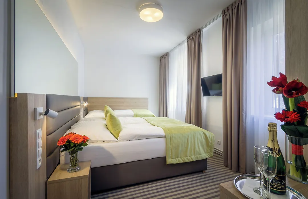Hotel White Lion-1