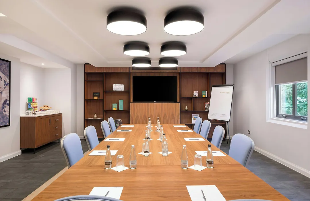 Courtyard By Marriott Glasgow Airport-1