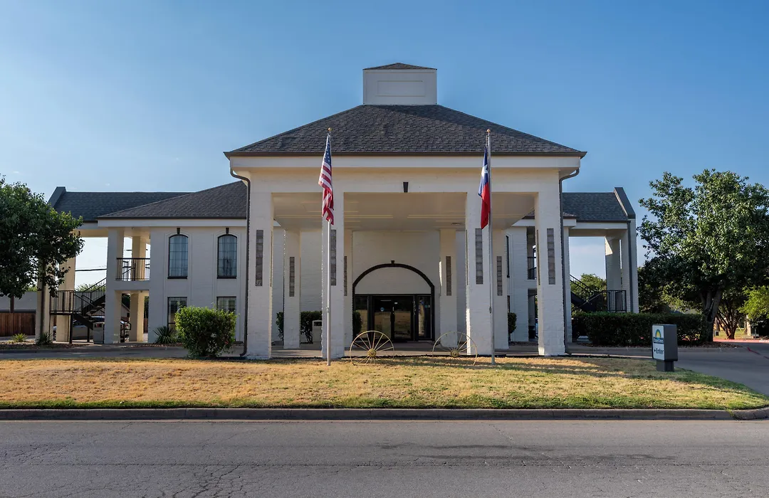 Days Inn By Wyndham Granbury-1