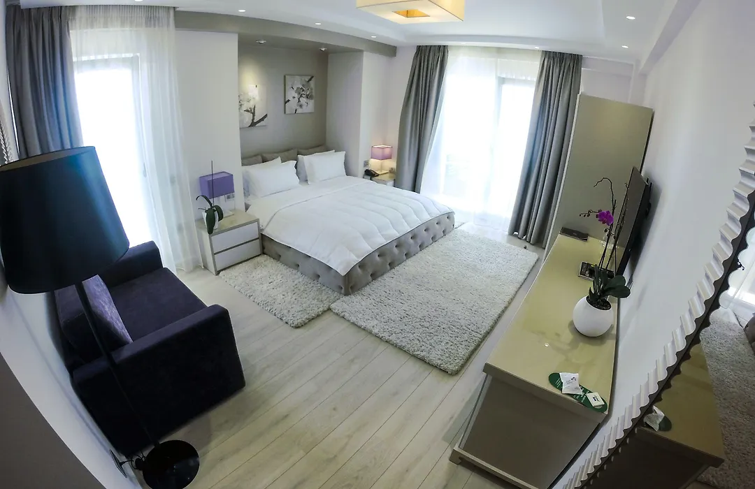 Demi Hotel-1