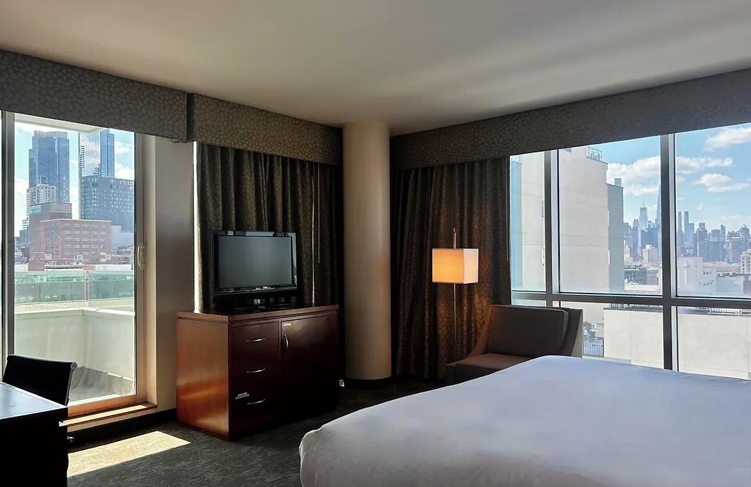 LIC Manhattan View Hotel-1