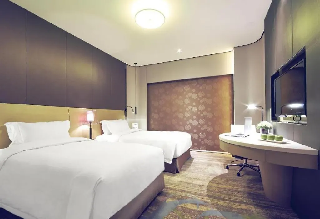 Hotel Equatorial Shanghai-1