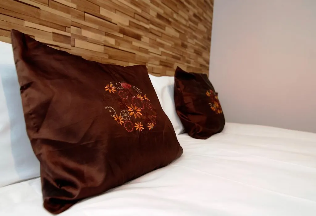 Three Bridges B & B - Gatwick-1