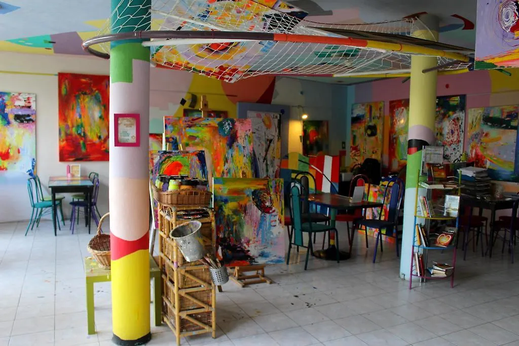 Sebarozvojove Centrum Vedy A Umenia S Ubytovanim-1