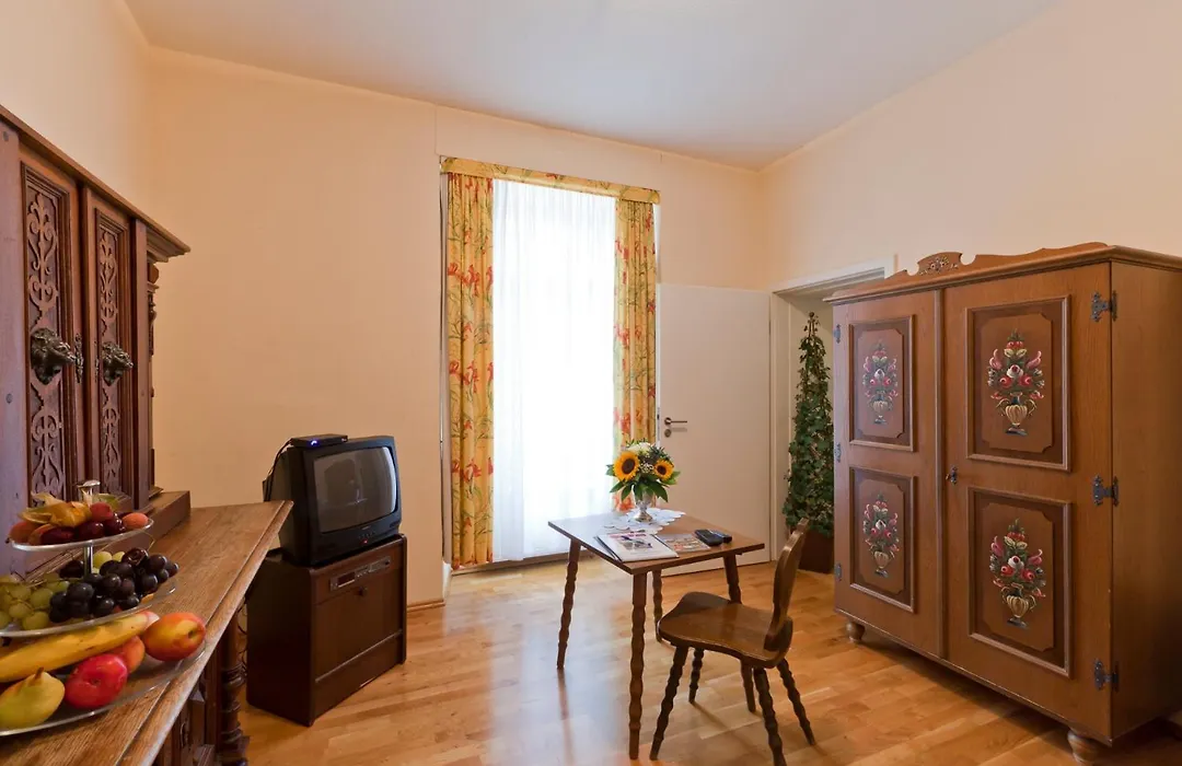 Hotel Zum Goldenen Loewen-1