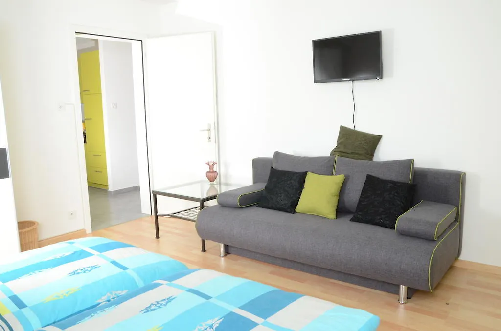 Guesthouse Casa Esperanza Basel-1
