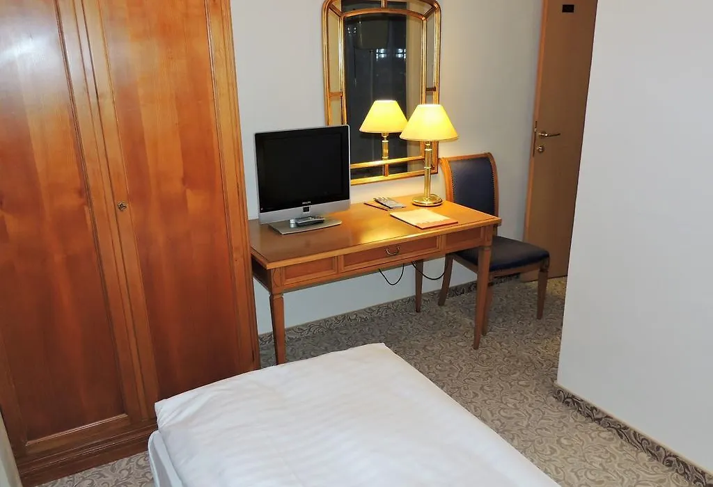 Hotel Zagreb-1