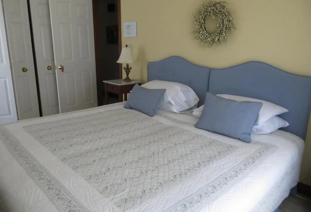 Cedar Gables Bed&Breakfast-1