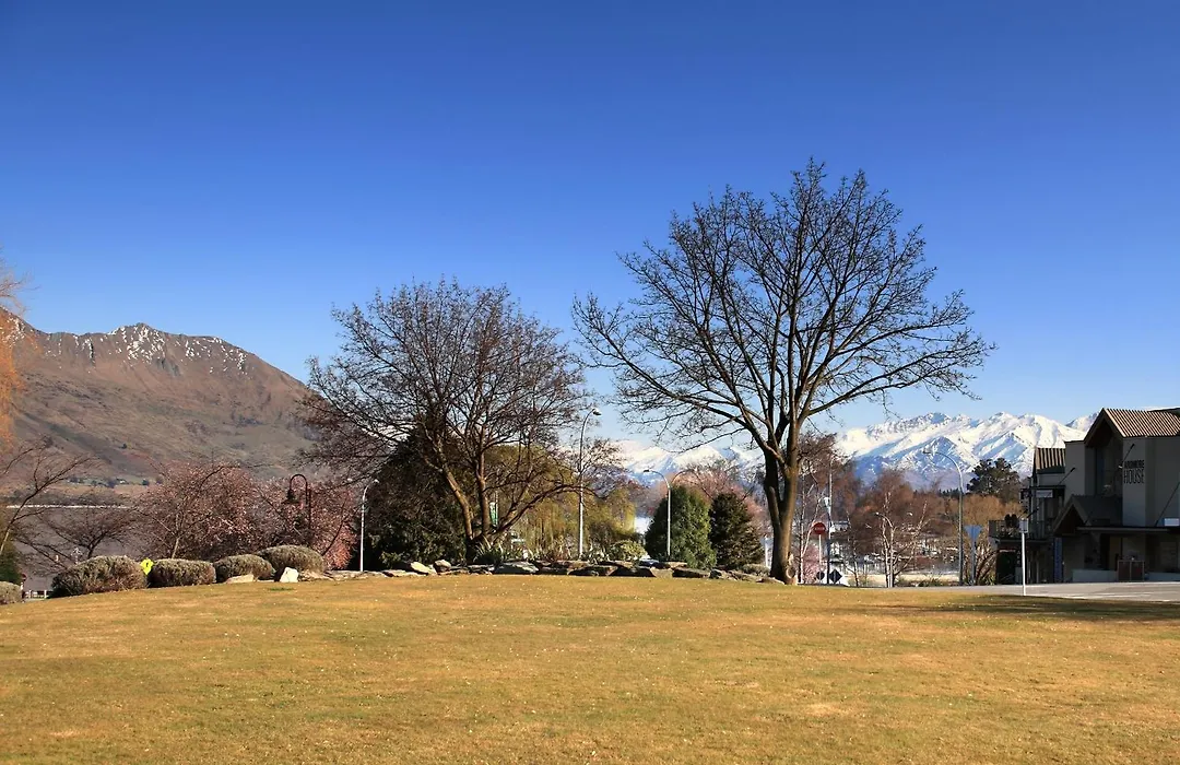Wanaka Hotel-1