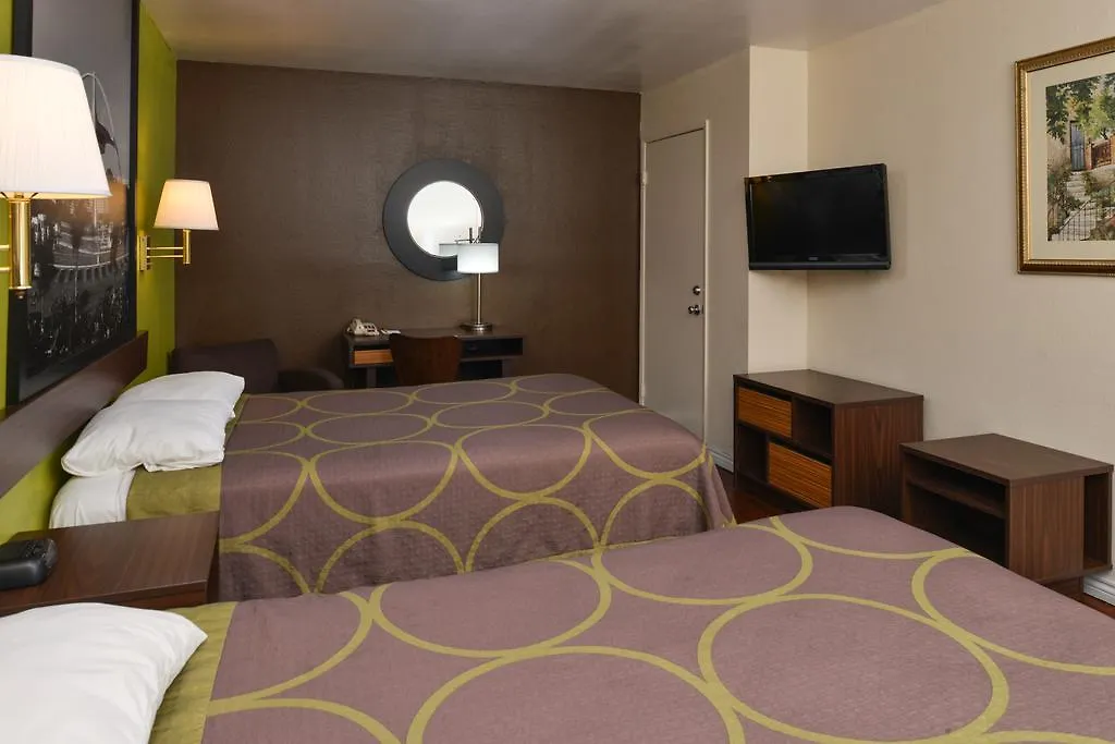 Super 8 By Wyndham Los Angeles/Alhambra-1