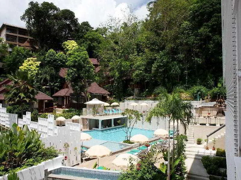 White Peach Hotel-1