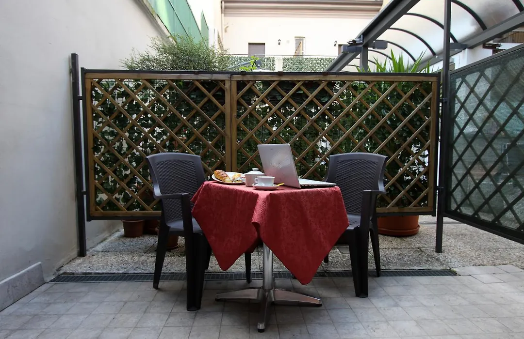 Lux Hotel Durante-1