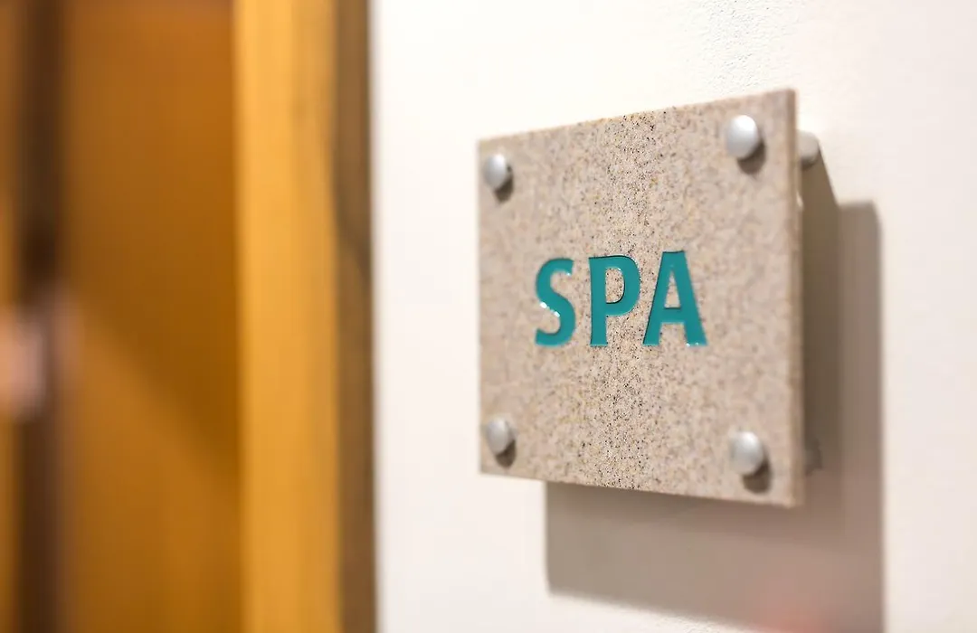 Merchants Crown Suites And Spa-1