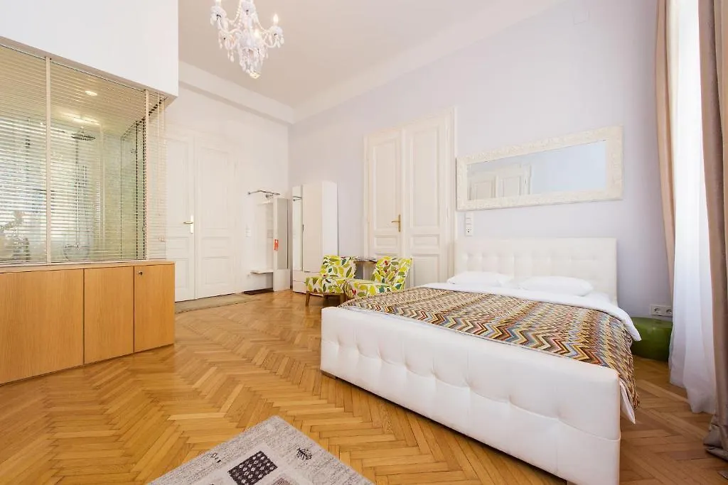 Rosa Linde - Comfort Rooms-1