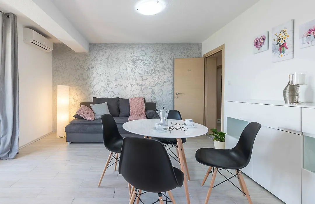Apartments Villa Tre Marie-1
