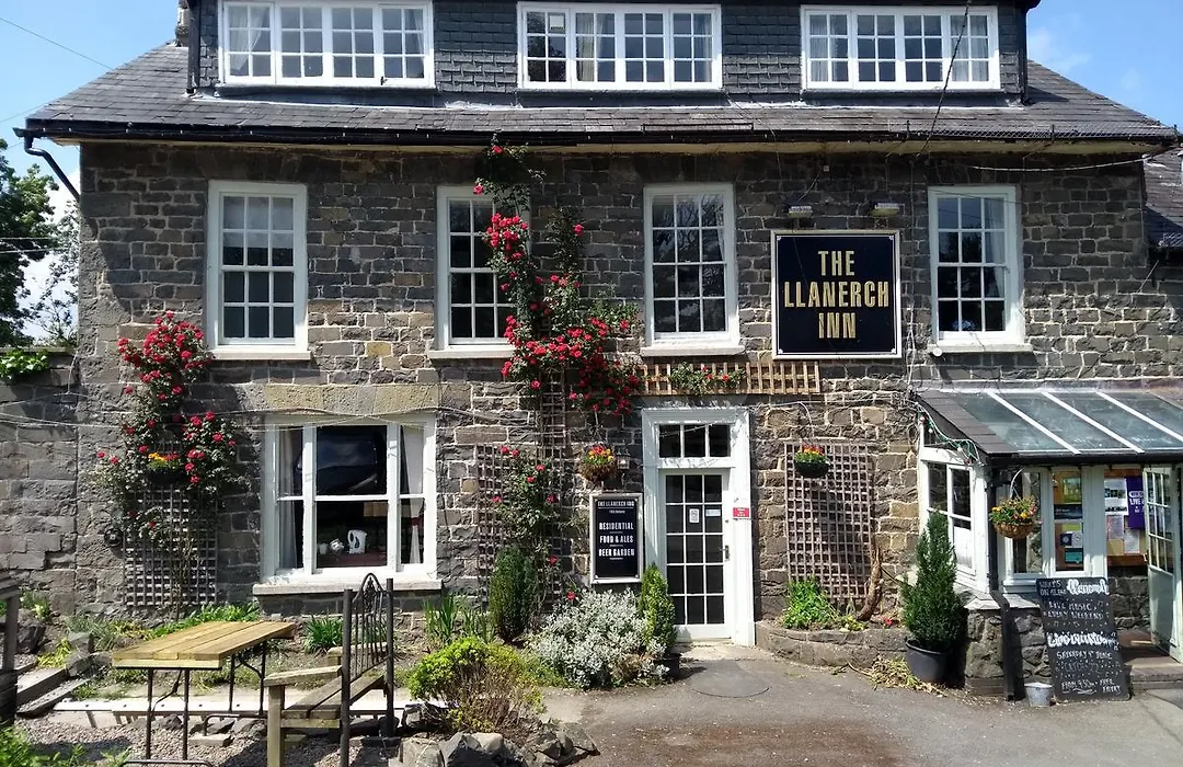 Llanerch Inn-1
