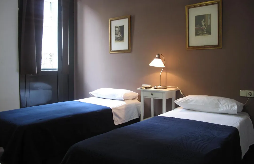 Hostal Lk Barcelona-1