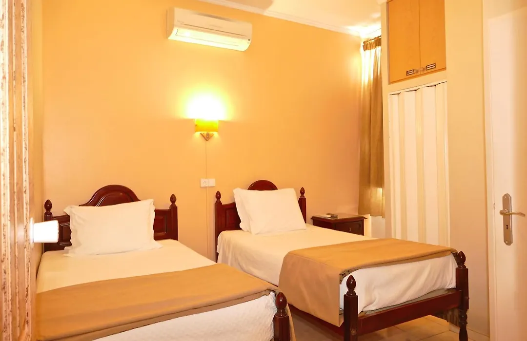 Guest House Sao Filipe-1
