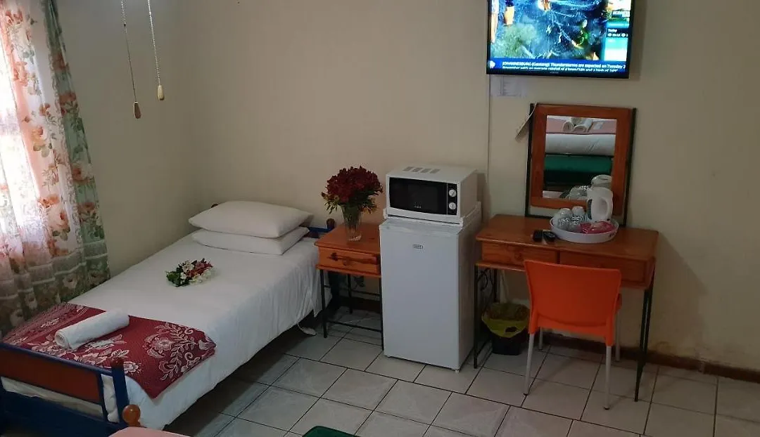 Ebenezer Guesthouse Bluewater Bay-1