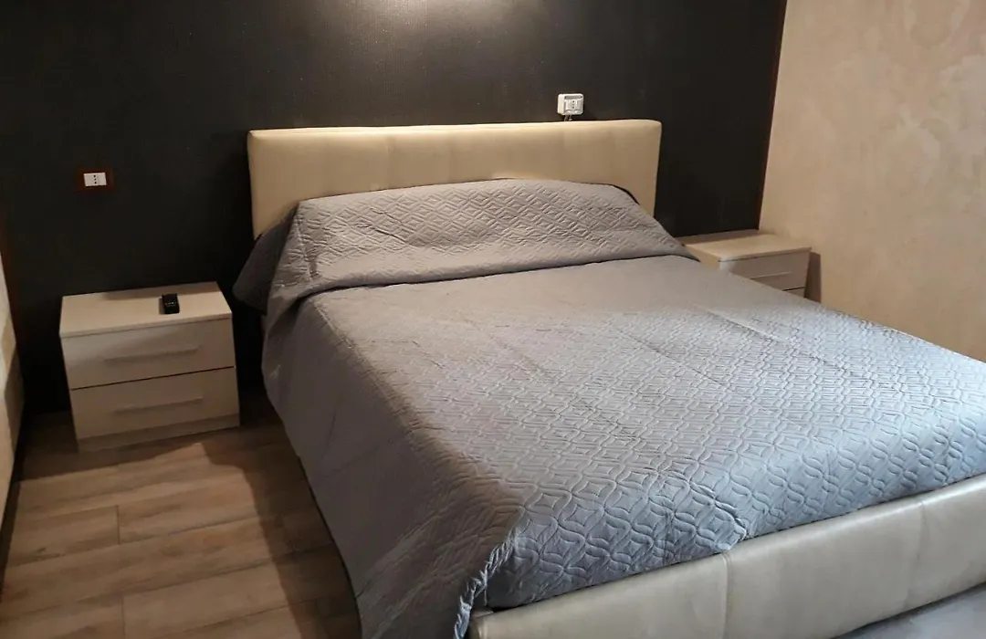 Sira House Milano-1