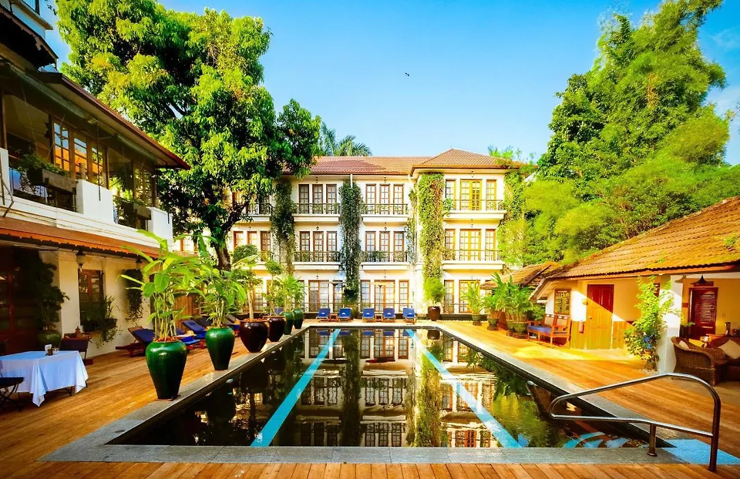 Savoy Hotel-1