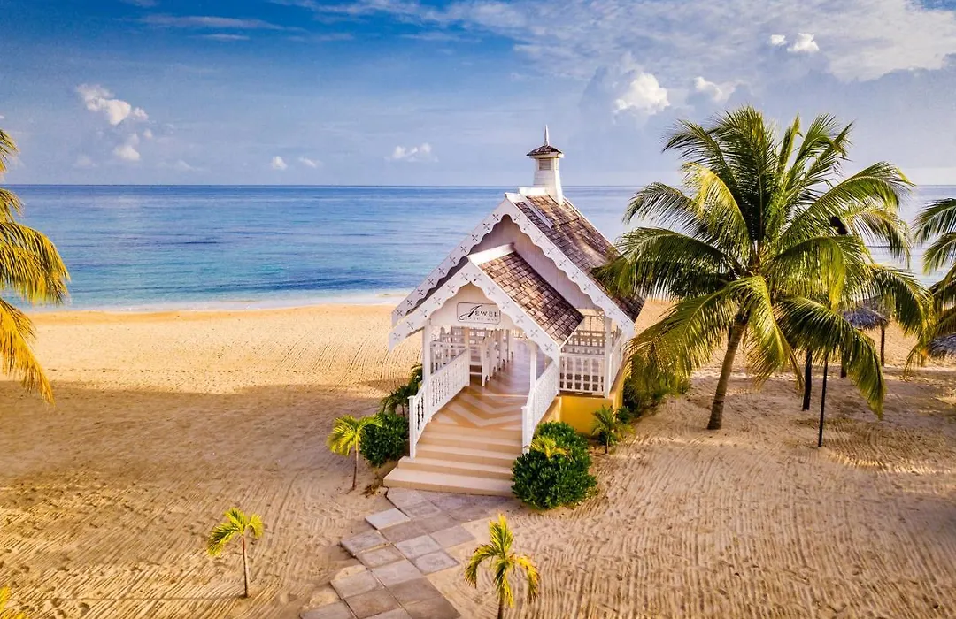 Jewel Runaway Bay Beach Resort & Waterpark-1