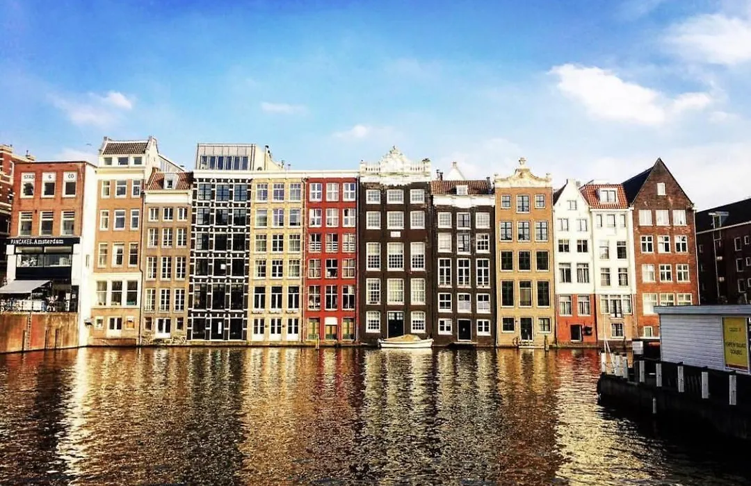 Facade Hotel Amsterdam-1
