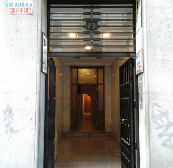 Hostal Gaudi-1