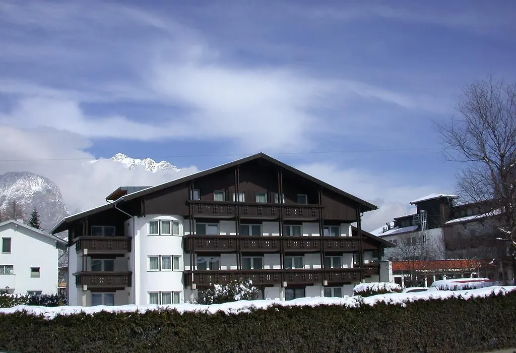 Hotel Edelweiss-1