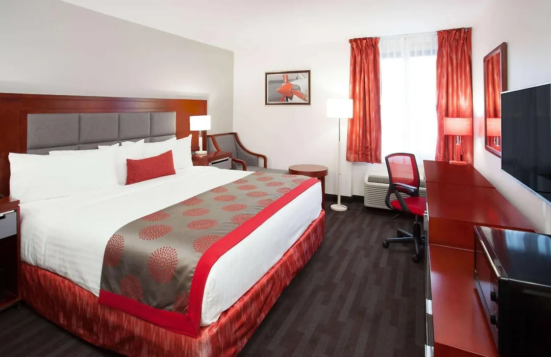 Ramada Plaza By Wyndham Chicago North Shore-1