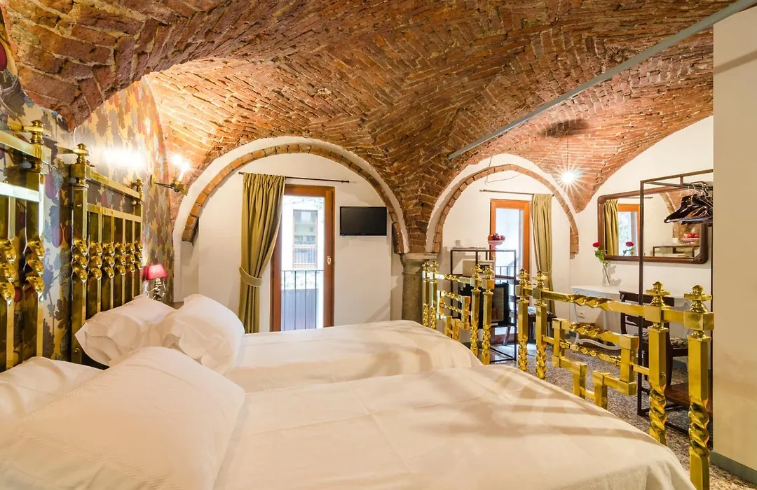 Ca' Monteggia Guest House-1