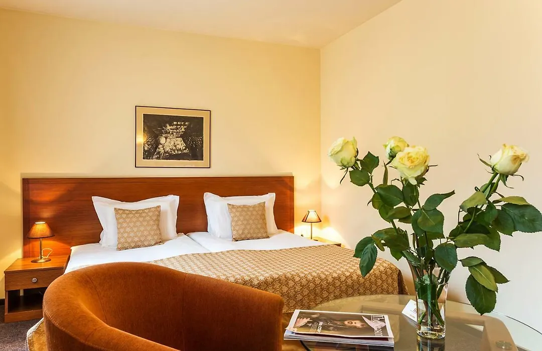 Sofia Place Hotel By Hmg-1