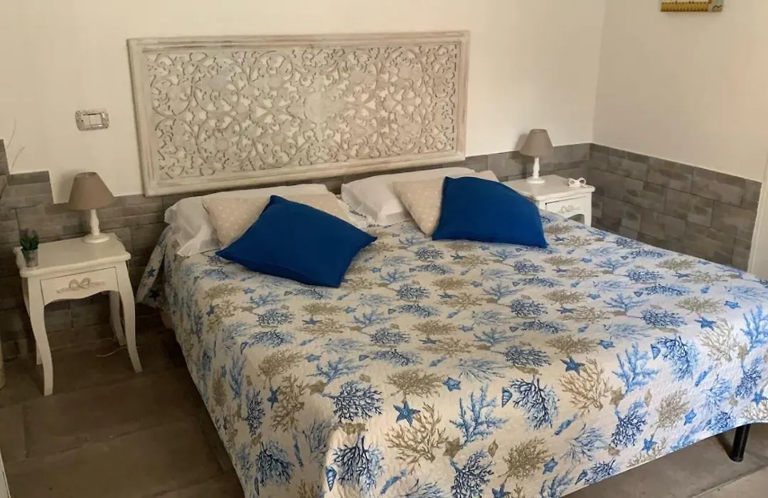 Bed & Breakfast Lady-B-1