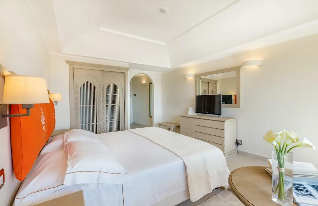 Hotel Cala Lunga-1
