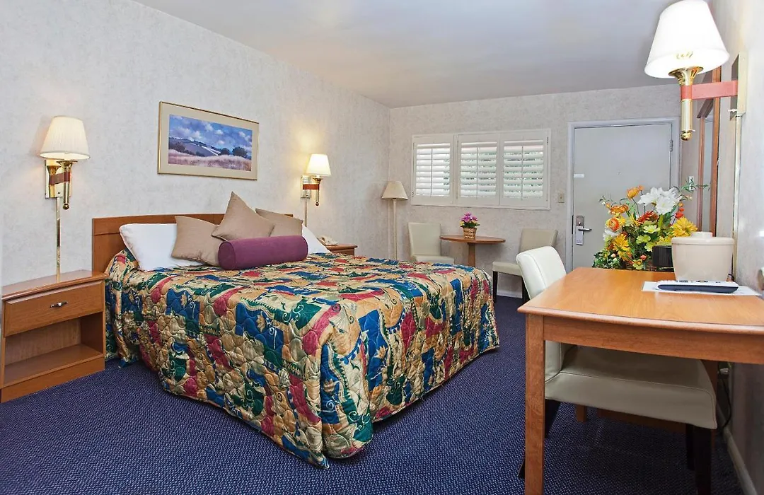 Town House Motel-1