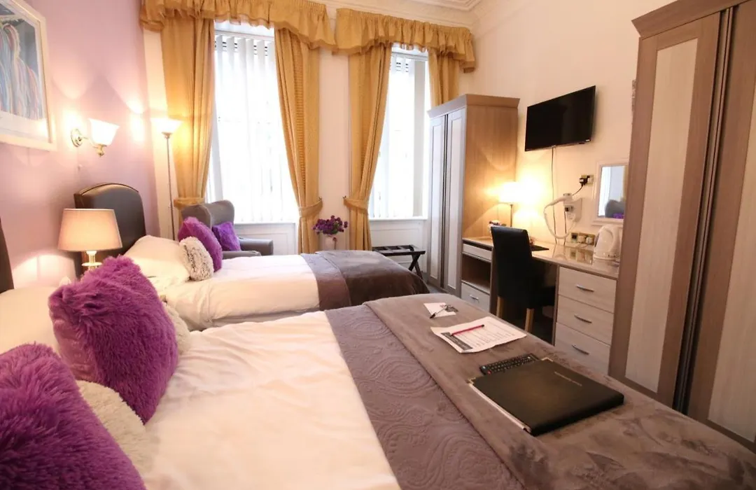 Bonnie'S Guest House-1