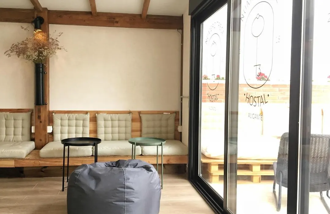 Hostel Numero Trece - Albergue Juvenil - Free Towels, Coffee & Tea, Remote Check-In (Adults Only)-1