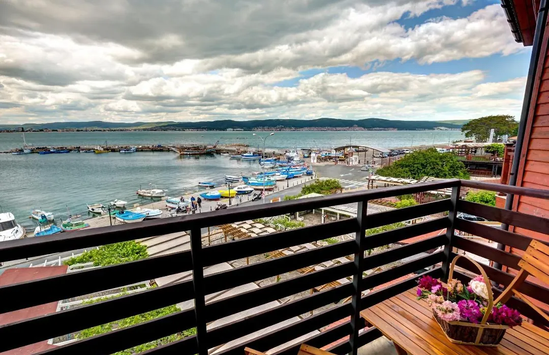 Panorama Blue Family Hotel And Free Parking-1