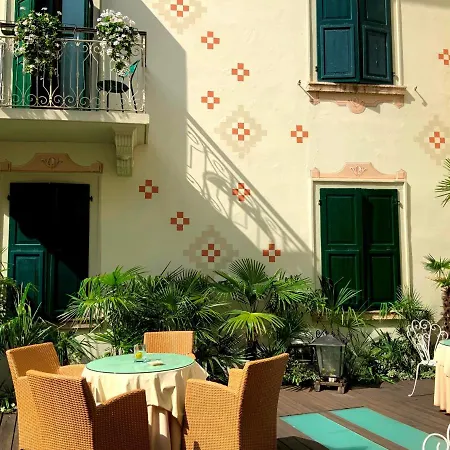 Sembenini Palace-3