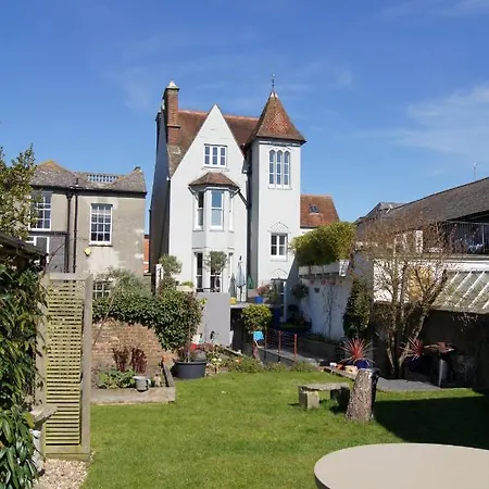 Montys Accommodation-3
