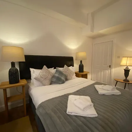 Queen Street Boutique Suites-2