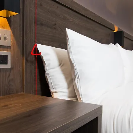 Brit Hotels Elephant Castle-2