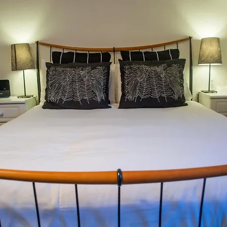 Beachlands Hotel-2