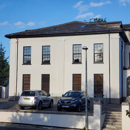 The Ashcroft Studios & Apartments With Free Parking-3