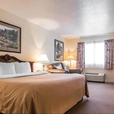 Quality Inn Lewisburg-3