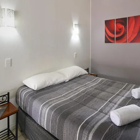 Cool Palms Motel-3