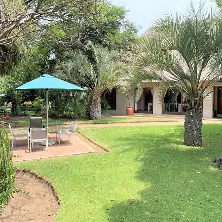 Safari Club Guest Lodge Or Tambo International Airport-3
